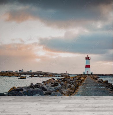 Fototapeta Wschód słońca nad latarnią morską Pointe aux Canon w Saint-Pierre i Miquelon