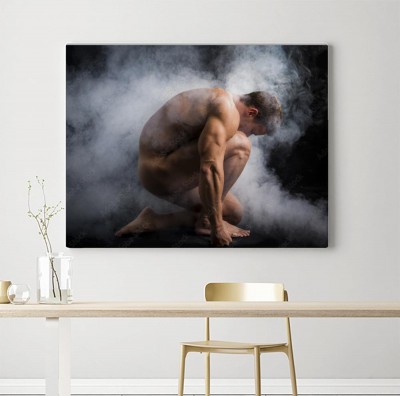 Obraz na płótnie Przystojny nagi mężczyzna we mgle