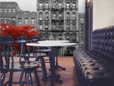 Fototapeta Czerwony drzewo w czarno białej scenerii Manhattanu