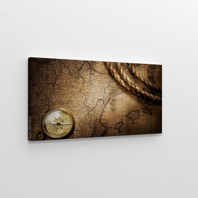 stary-kompas-i-lina-na-vintage-mapie-1732-r