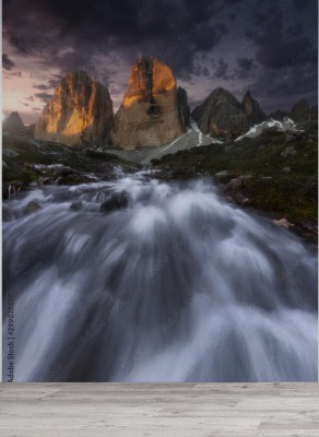 Fototapeta Wodospad we włoskich Dolomitach