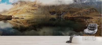 Fototapeta Górskie jezioro w ujęciu horyzontalnym