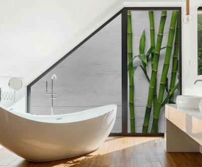 Folia na okno łazienkowe Zielony bambus na białym drewnianym tle