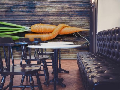 Fototapeta Niezwykłe marchewki na drewnianym stole